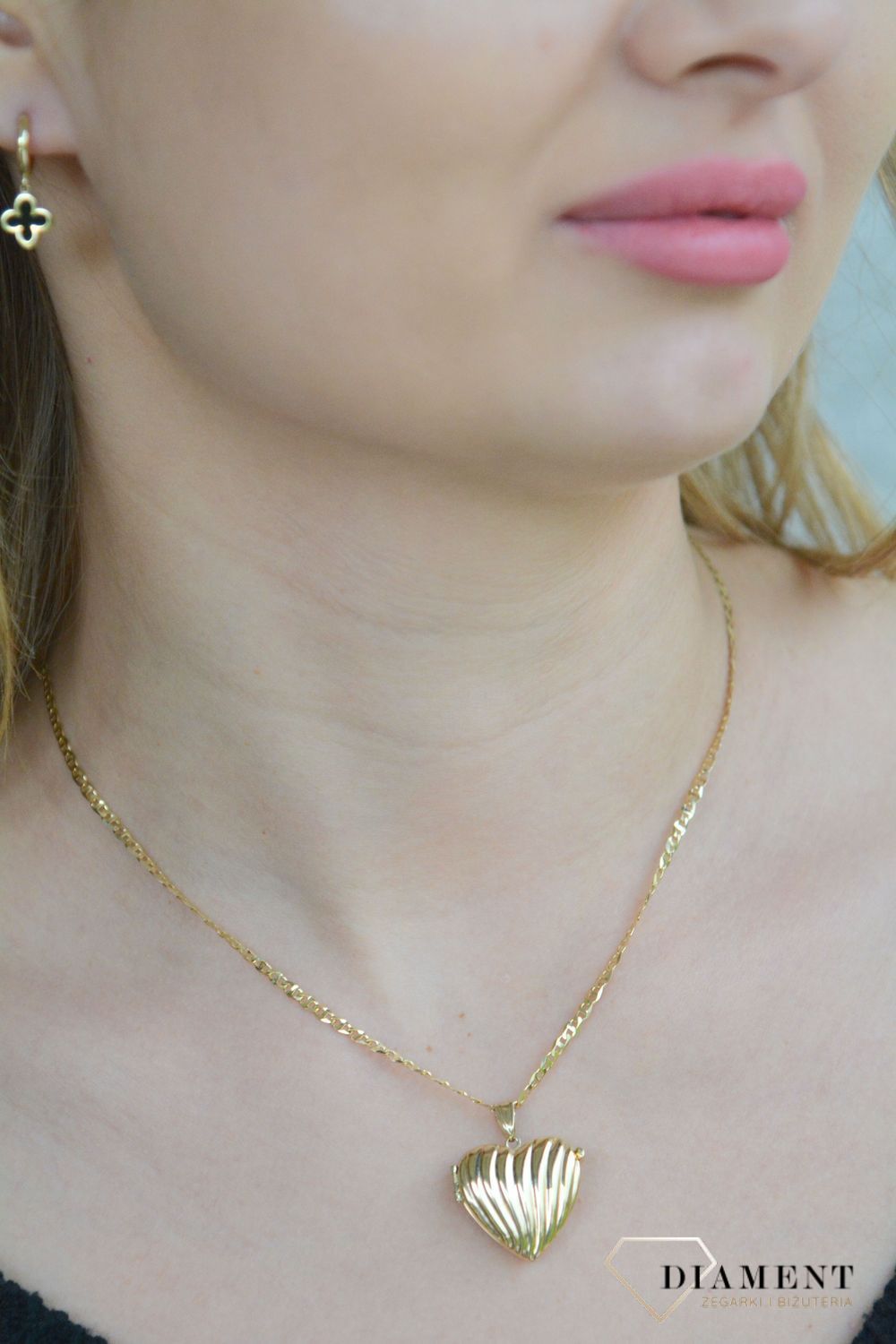 Złota zawieszka puzderko na zdjęcia sekretnik 375 Serce ZA 2538 375.jpg